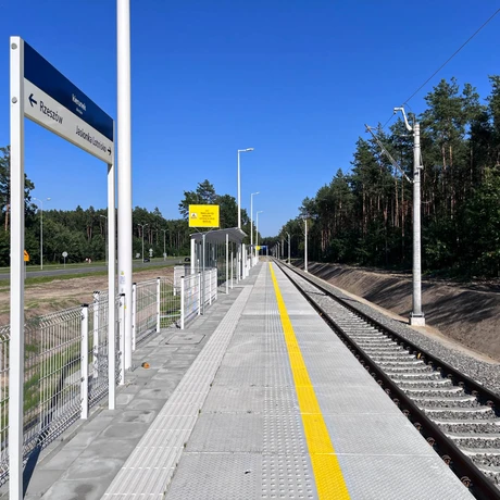 Budowa linii kolejowej z Rzeszowa na lotnisko w Jasionce [sierpień 2023] - fot 9